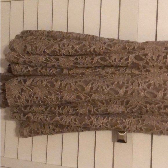 Beautiful Long Dress. - Picture 3 of 4